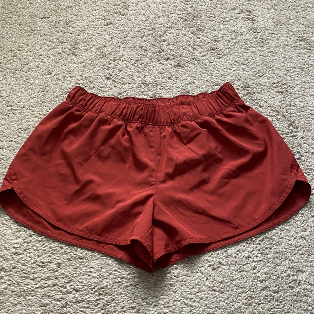 Old Navy Women's Athletic Shorts in Rich Red